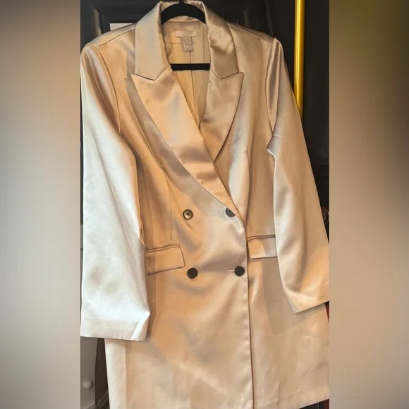 H&M Champagne Double Breasted Satin Dress/Blazer - Picture 7 of 11